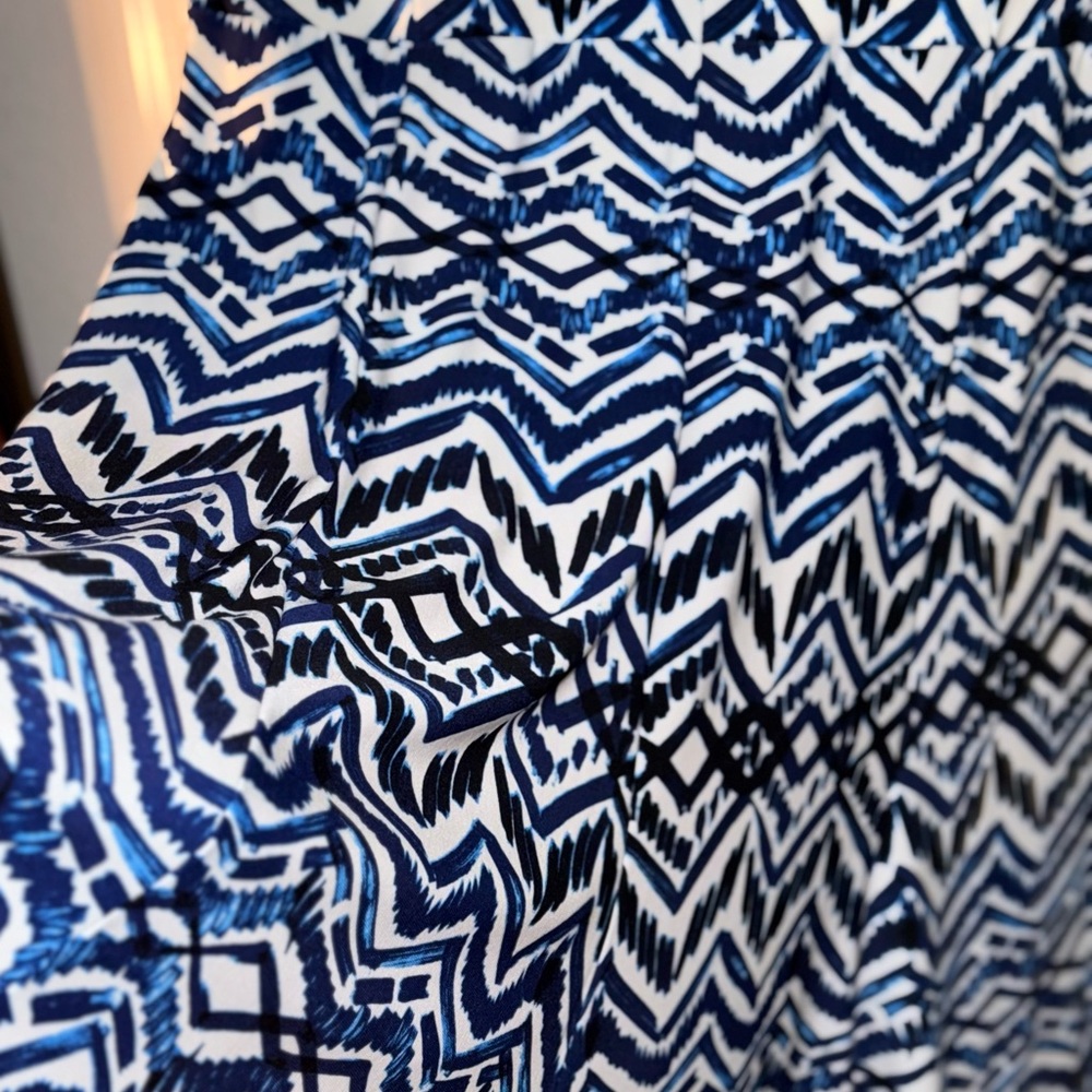Chic Geometric Patterned Dress - Picture 2 of 5